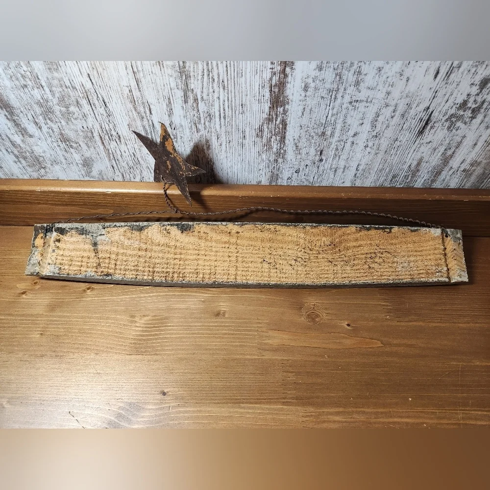 Rustic Barn Wood Hanger 'Keeping Room' Wall Sign Metal Star Country Farm Style